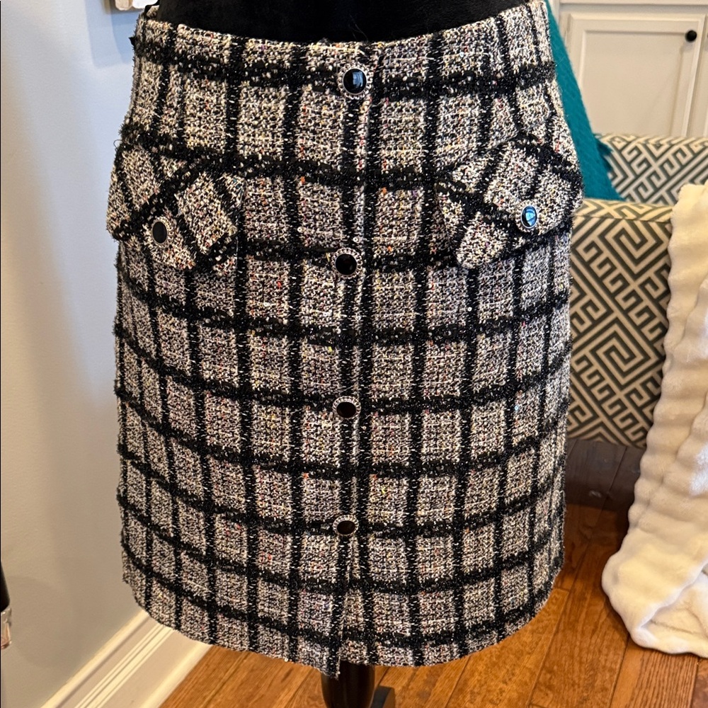 Stylish Black and White Plaid skirt.
